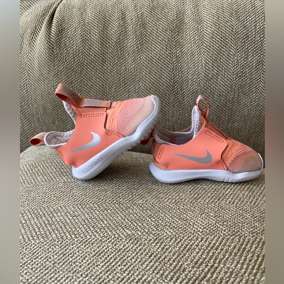 Infant Toddler Nike Flex Runner Sneaker. Unisex Ombré Peach Orange W/Silver. 3C. - Picture 4 of 14